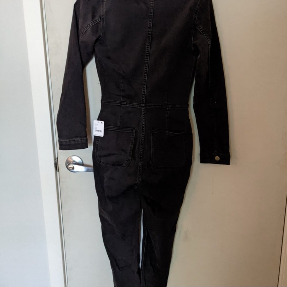 Free people NWOT Lennox Denim Jumpsuit

Washed 1 time but never worn. Didn’t fit - Picture 3 of 3